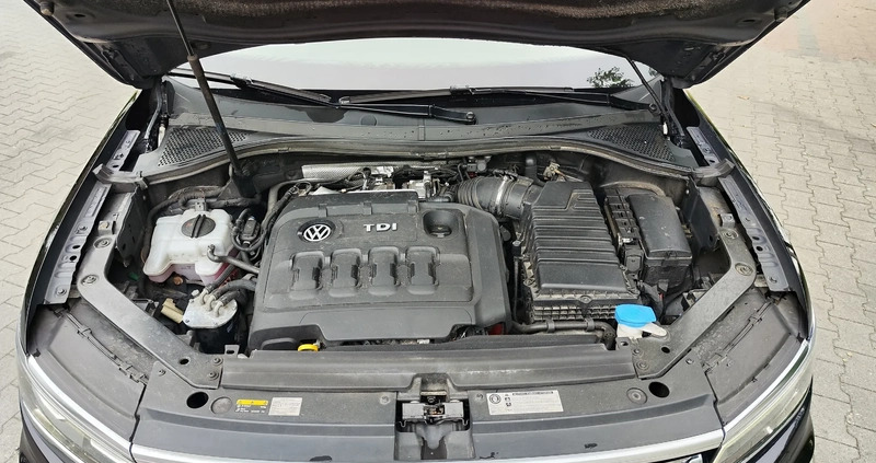 Volkswagen Tiguan cena 117900 przebieg: 183000, rok produkcji 2017 z Praszka małe 781